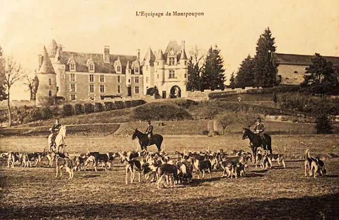 Carte postale (1900-1914) - Don à la Société de Vènerie - Equipage de Montpoupon